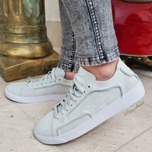 Nike Blazer Low Deconstructed Ghost Aqua Sneaker